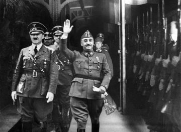 El dictador Franco junto a Adolf Hitler.